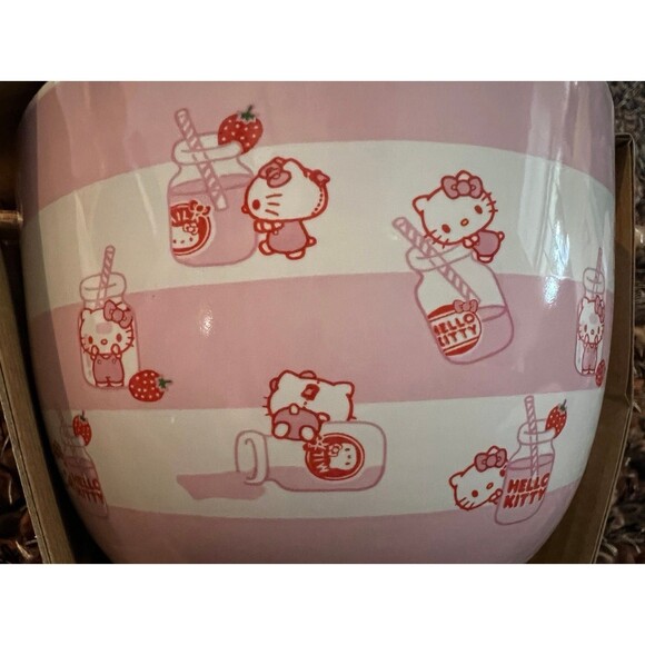 Kawaii Hello Kitty Strawberry Milk Tea Ramen Bowl Dish Set - Picture 7 of 8